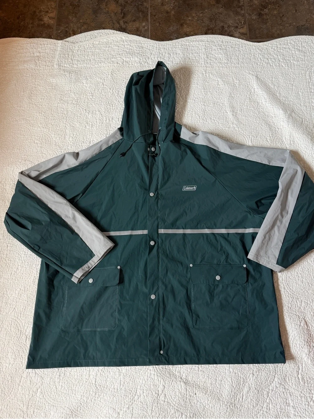 Coleman XL/2XL Green Gray Hooded Waterproof Rain Jacket Reflective camping